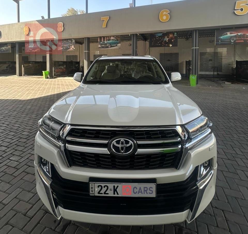 تۆیۆتا لاند کروزەر